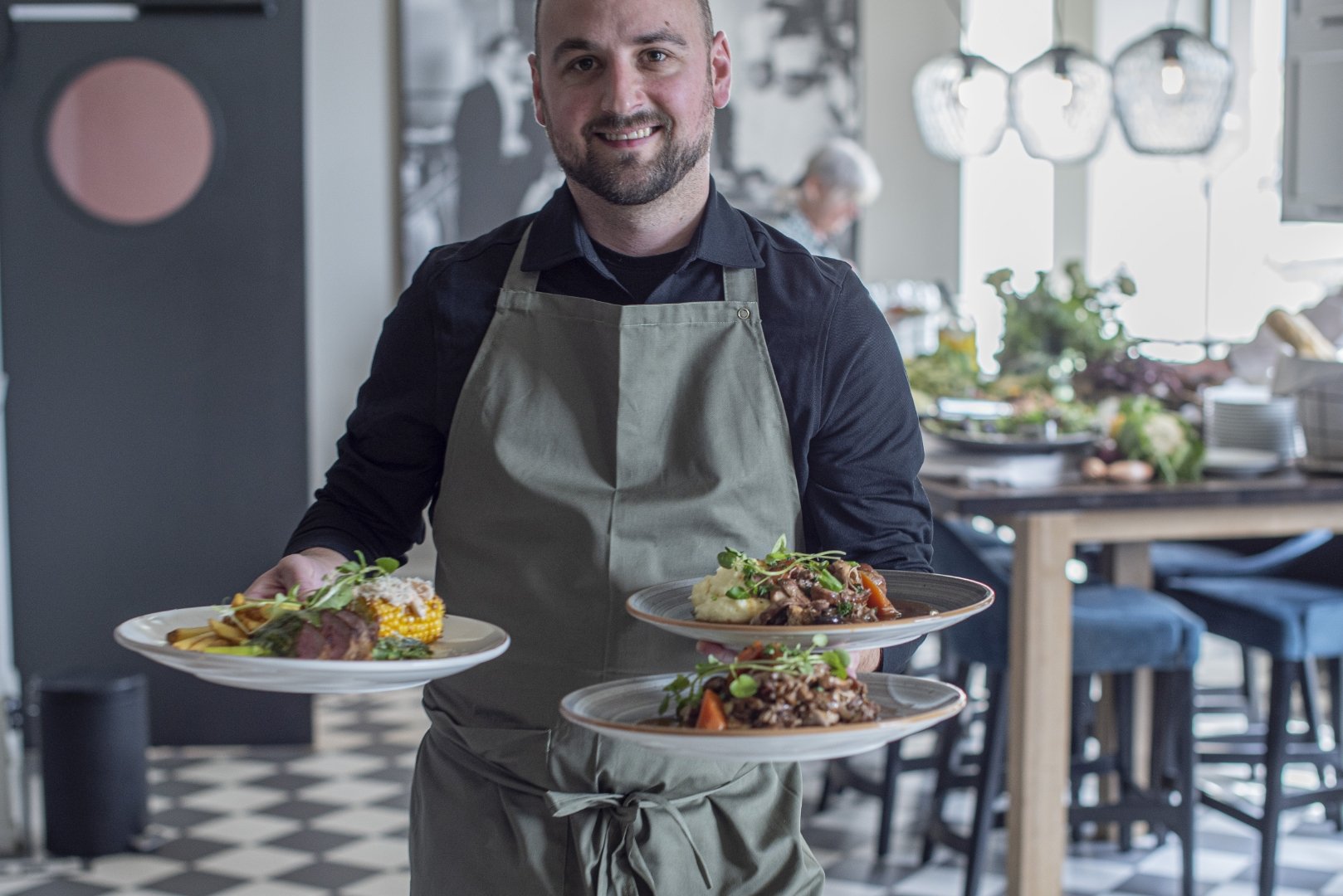 SMAKRIK KONFERENS MED AVSMAKNINGSMENY
