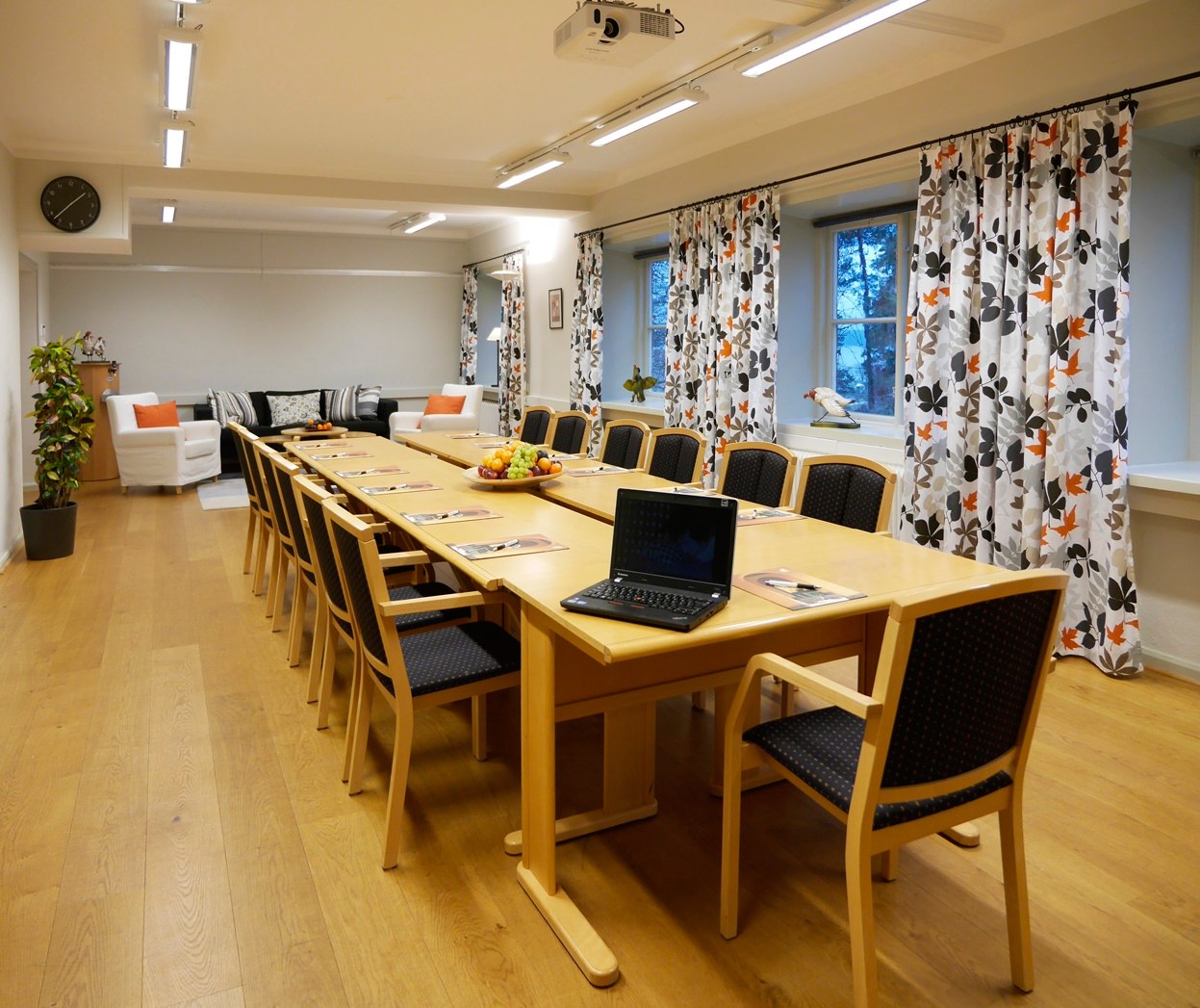 Mellan konferensrum